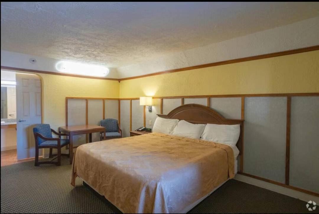 Bo Hotel Canadian Courts Eksteriør billede