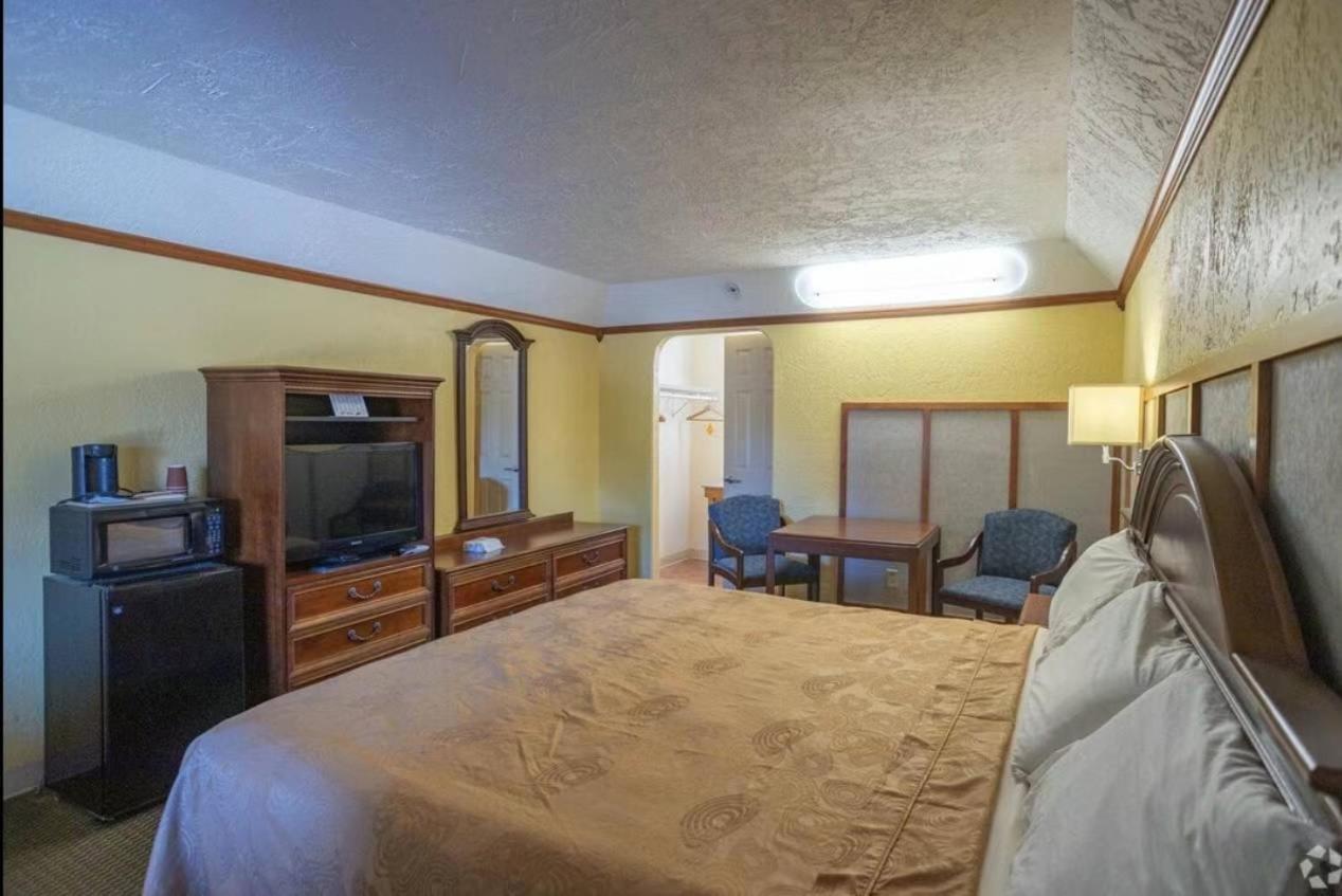 Bo Hotel Canadian Courts Eksteriør billede